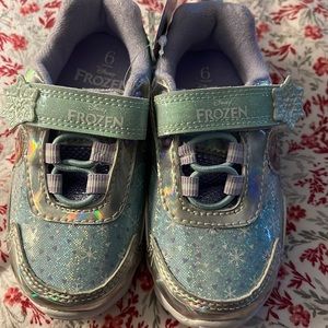 Toddler shoes size 6 Frozen graphics